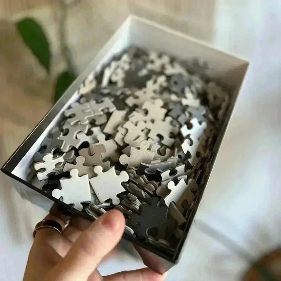 Areaware Gradient Puzzle (Black/White) – 500 Piece Puzzle by Bryce Wilner - Picture 4 of 4